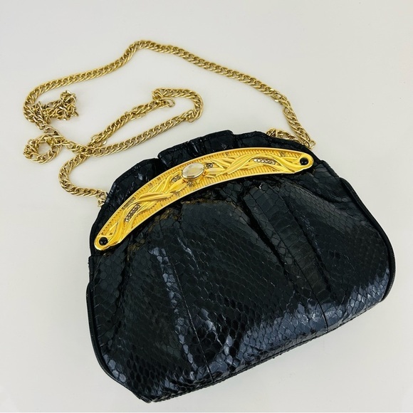 Vintage leather clutch with gold chain - Picture 4 of 9